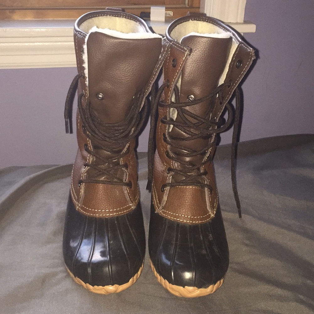 Duck boots